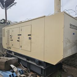 200 KW.   Generator  3 Phase.  Diesel  Low Hours