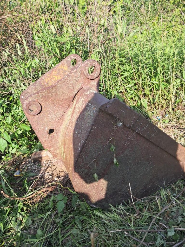 Case 36" backhoe bucket