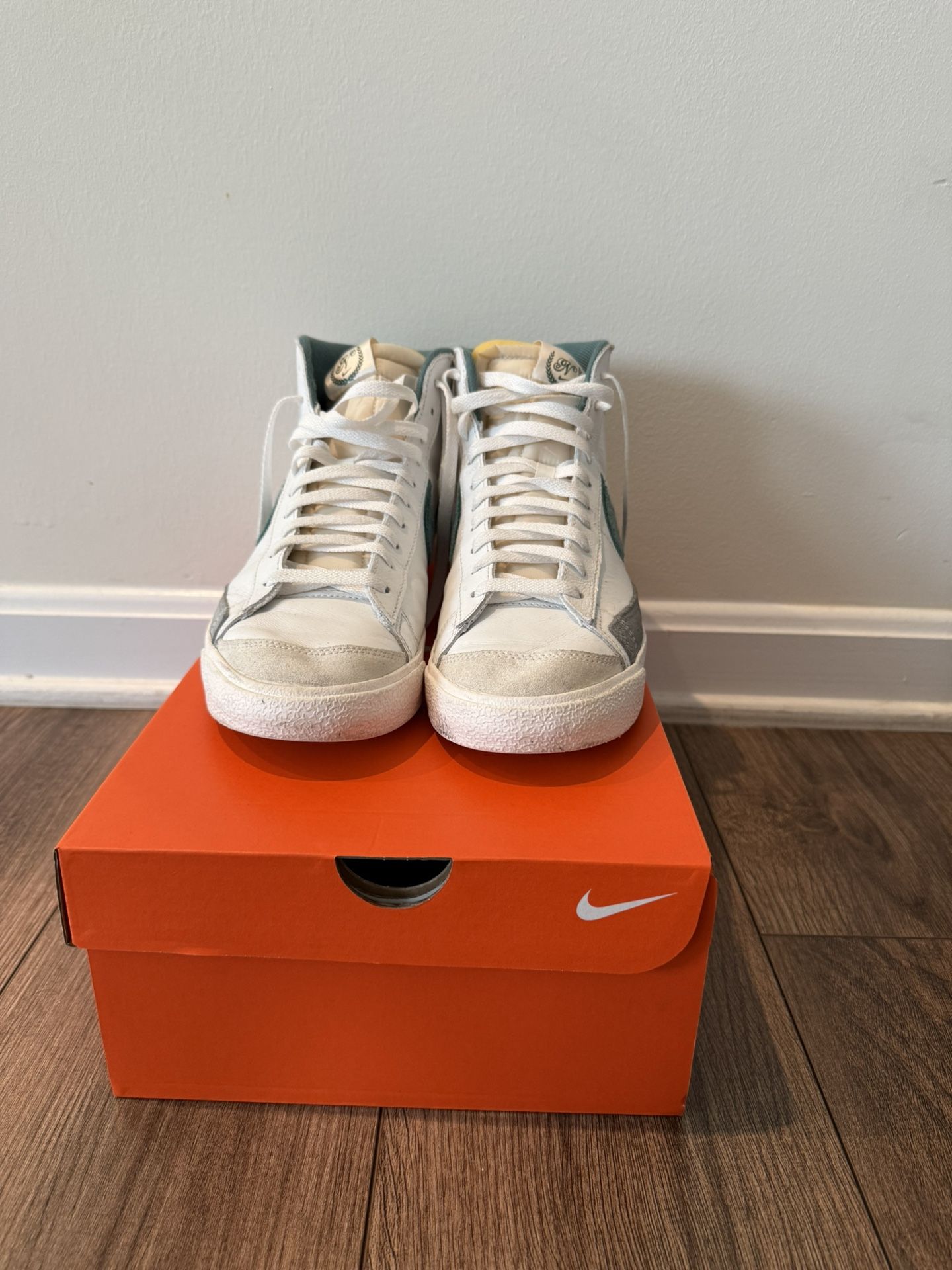 Nikes Size 11