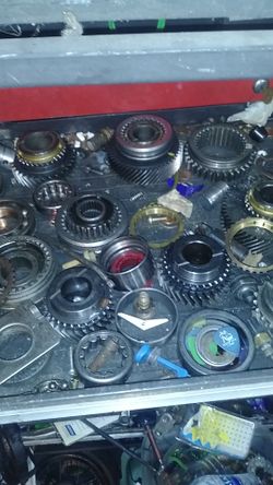 Gears and synchros and secondary shaft first one to transmission