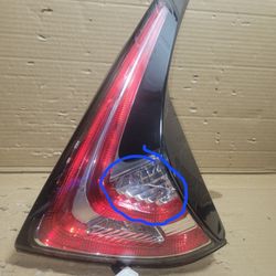 2015 2016 2017 2018 Nissan Murano Right Side Taillight Tailgate Mounted OEM 