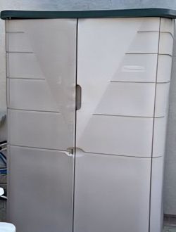 Rubbermaid storage shed