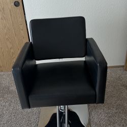 For Sale: Hair Washing Sink + 2 Chairs (can be sold separately)