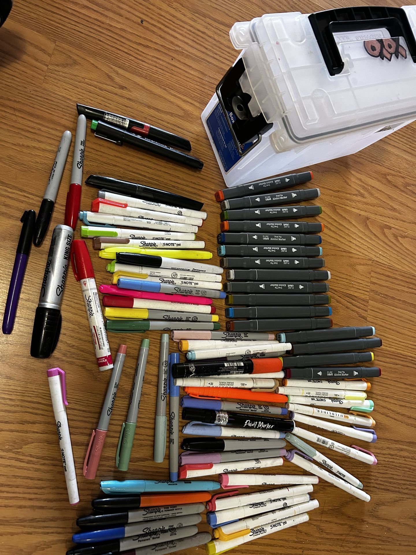 Box of Sharpie dual tip alcohol markermore than 60pcs