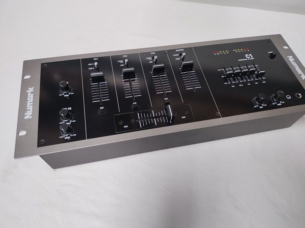 READ DESCRIPTION! 3 Channel Rack Mount DJ Mixer Numark C1