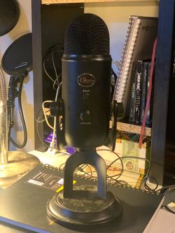 Blue Yeti USB Microphone (Blackout Edition)