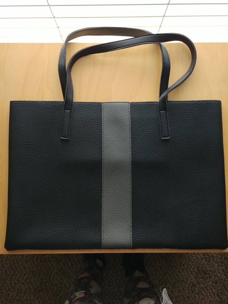 Vegan Leather Tote. New