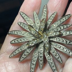 Vintage Silver Toned Chrysanthemum Brooch 