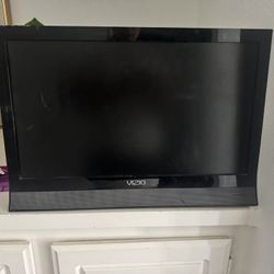 24 Inch TV
