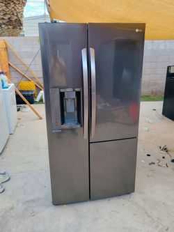 LG Black Stainless steel Fridge