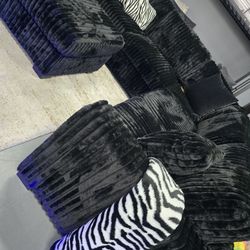 ✨️ Sectionals, 2pc Sofas ✨️ Furniture Queen Bedrooms, Dining Avail