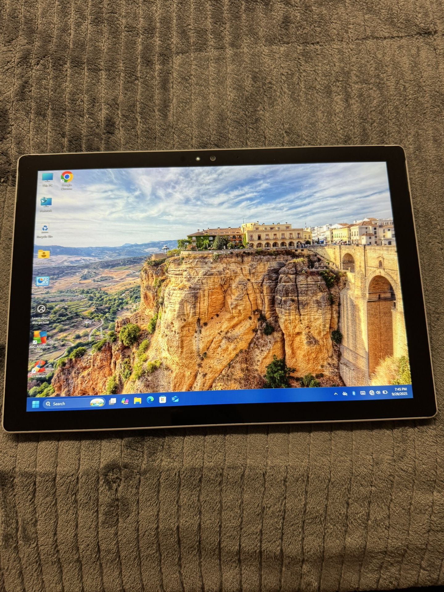 Surface Pro 4 *Read Description*