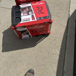 Milwaukee Fuel Combo Kit With Pack out
