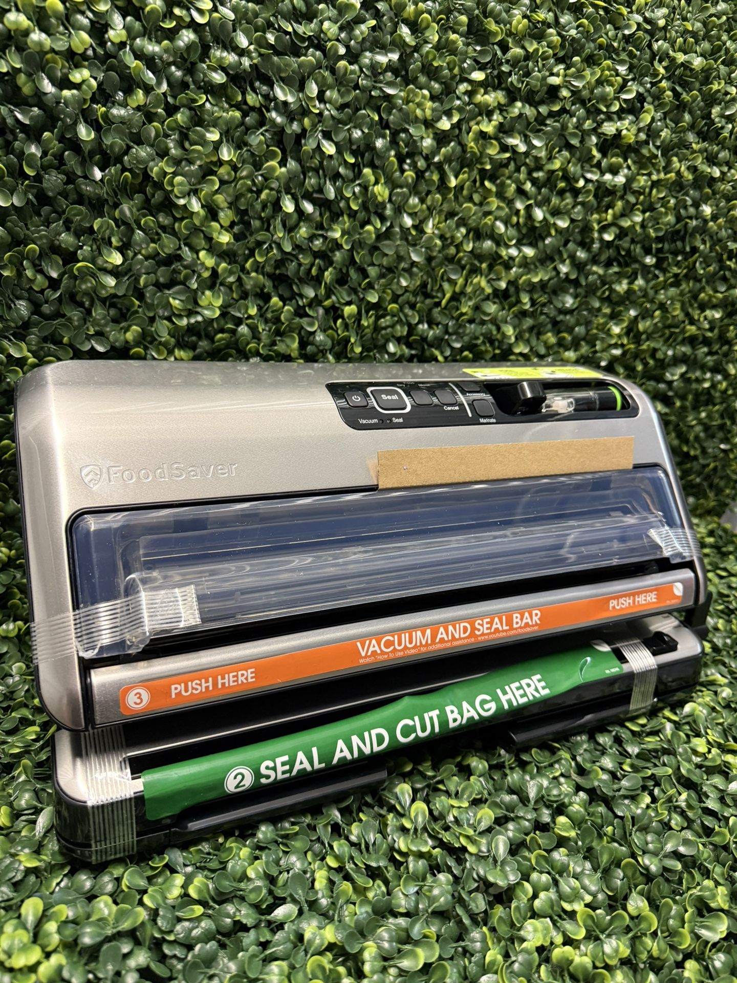 FoodSaver FM5200 2-in-1 Automatic Vacuum Sealer Machine