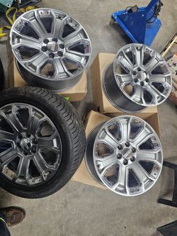 Yukon Denali 22s Pirelli Scorpion Verde