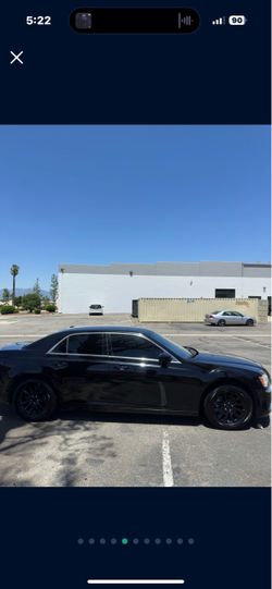 Chrysler 300 Black Sedan