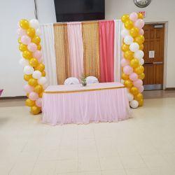 2 balloon columns n table n backdrop