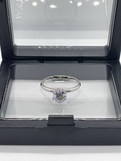 Women Moissanite Rings