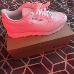 White Classic Reebok