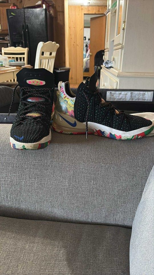 Men's LeBron 18 