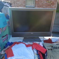 Toshiba TV 32 inch. $35