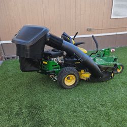 John Deere ZTrak Z300 Series Zero Turn Mower