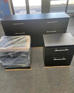 DRESSER AND TWO NIGHSTANDS 🆕️