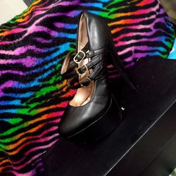 Black Heels Size 6 1/2