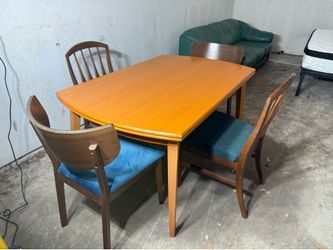 Extendable Dining Table with Chairs