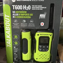 Motorola Solutions T600 35 Miles Waterproof Two-way Radio Green, 2-pack