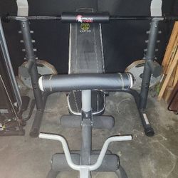 Golds Gym XRS 20 Bench And Squat Rack