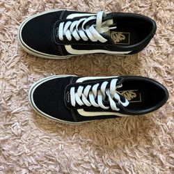 Women’s Vans Sneakers 