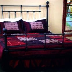 Full mattress and box spring set Only 150