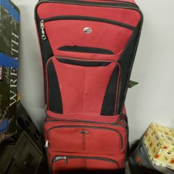 American Touristor 2-Piece Luggage