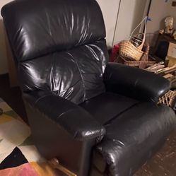 Lazy Boy Recliner Black Leather Like New 