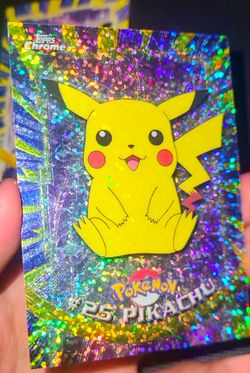 Topps chrome pikachu sparkle foil #25 Pokémon card