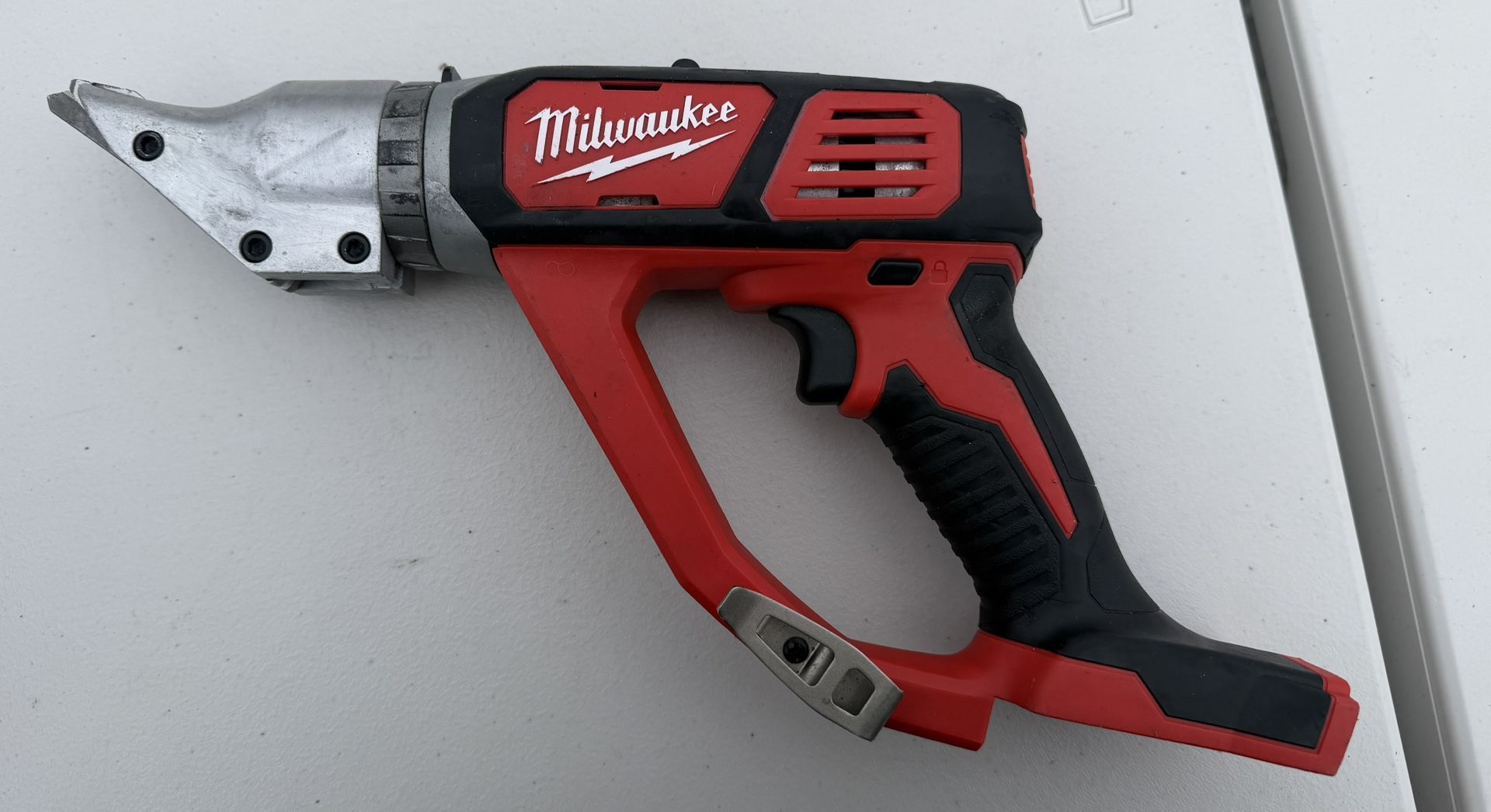 Milwaukee M18 18-Volt Lithium-Ion Cordless 18-Gauge Double Cut Metal Shear (Tool-Only