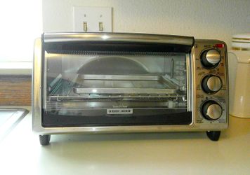 Black & Decker 4-Slice Convection Toaster Oven