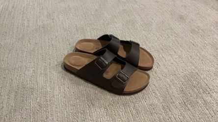 Brand new Cushionaire Men’s Sandals size 13