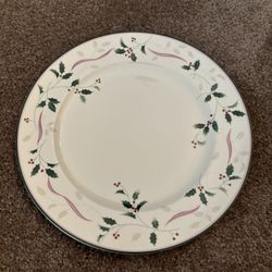 Mikasa Bone China - 12 PC Dinner Plates