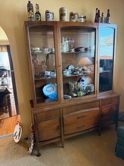 Vintage Americana Walnut Mid Century Modern Display Cabinet / Hutch