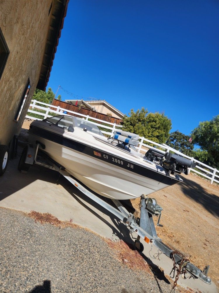 Bayliner Capri 19ft Open Bow