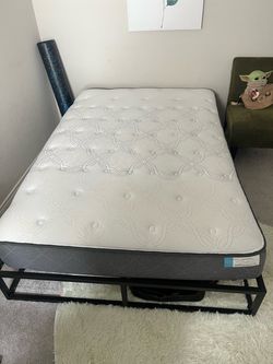 Full size Sealy Posturepedic Mattress & Bed fame