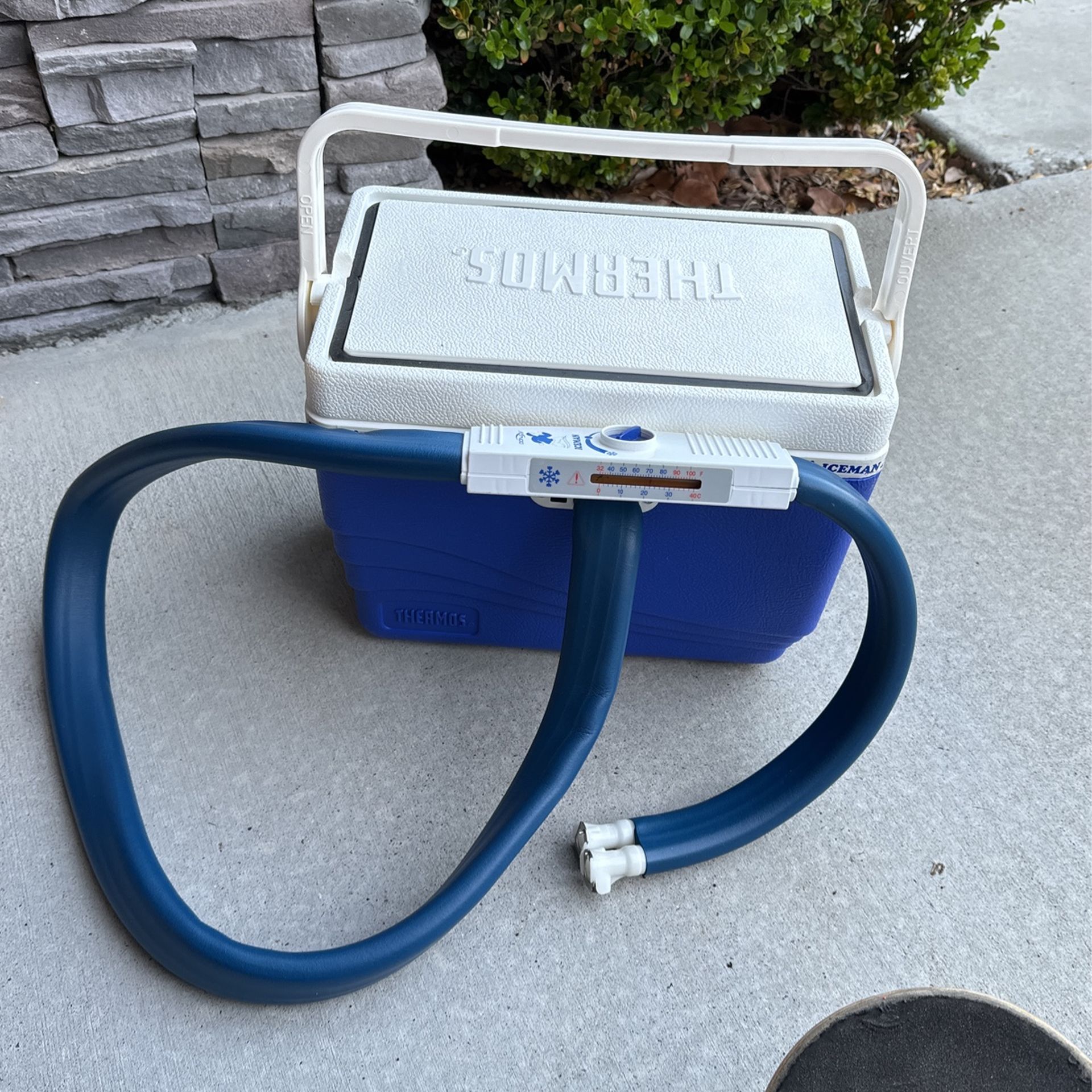 DonJoy IceMan Cold Therapy / Accessories - IceMan Classic with Universal Cold Pad and Regular Hose