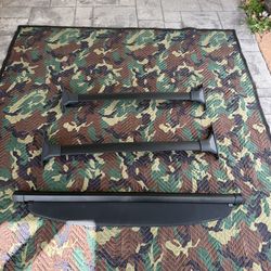 2019 toyota rav 4 . trunk liner, trunk cover, roof rack.