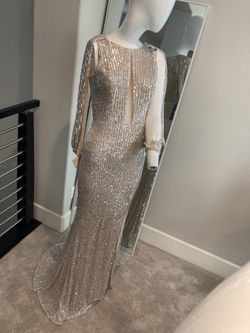 Dress / Gown