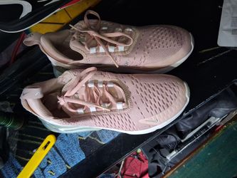 Nike Air Max 270 Pink Sneakers