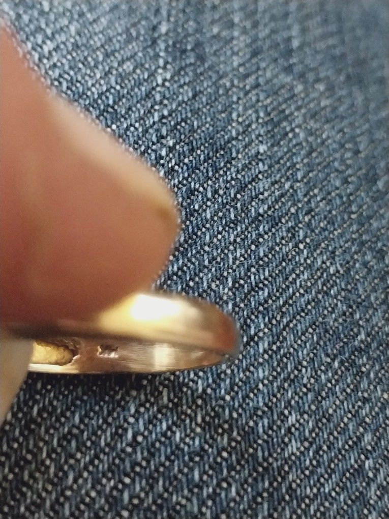 Gold Ring With Diamonds