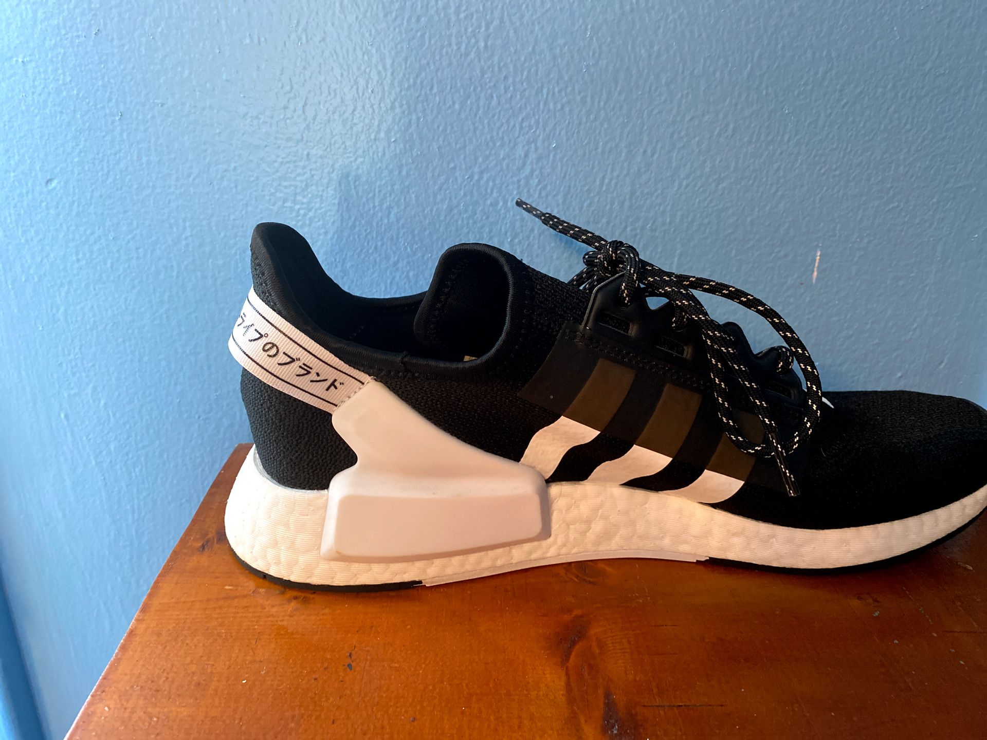 Adidas NMD V2 black and white vary clean used 3 times and comes with box