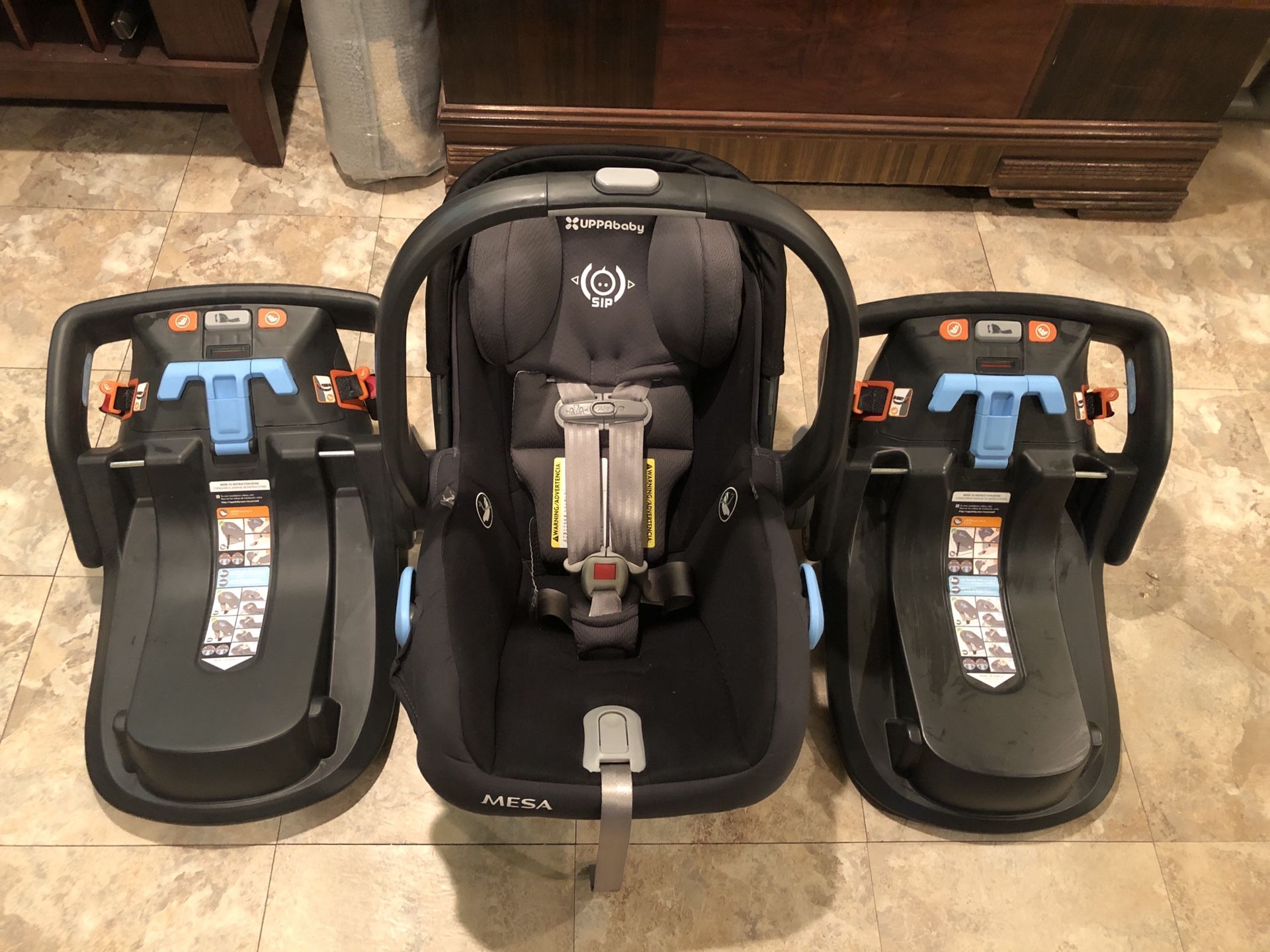 Uppa Baby - Car Seat, 2 Bases - Perfect Condition